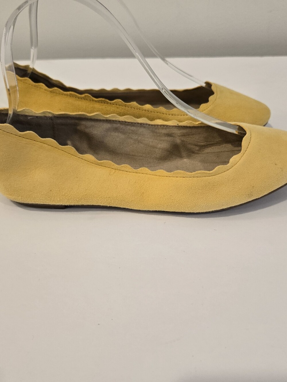 Kelly Katie yellow Leather Ballet Flats Shoes Sz 7 Scalloped Office Comfort